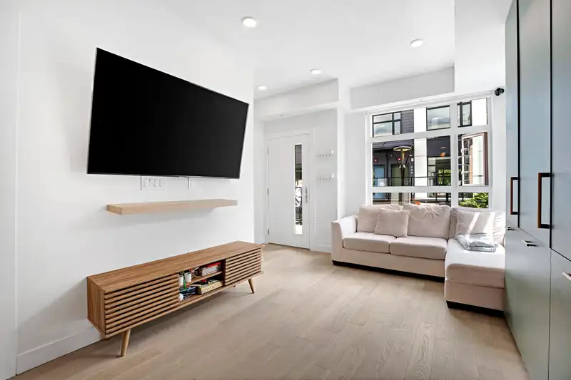 231 1012 W 47TH AVENUE - photo 4 of 23