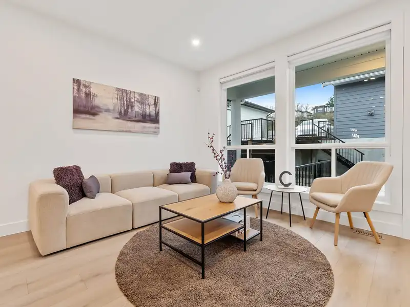 102 16693 16 AVENUE - photo 1 of 40