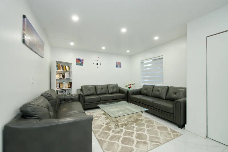 7681 125 STREET - photo 2 of 25