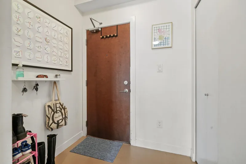 715 221 UNION STREET - photo 3 of 25