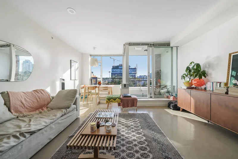 715 221 UNION STREET - photo 4 of 25