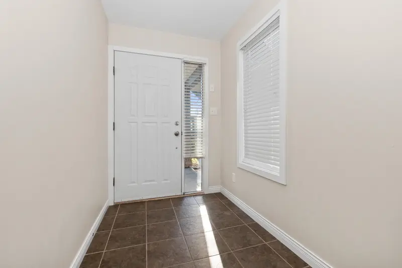 46151 THIRD AVENUE - photo 4 of 25