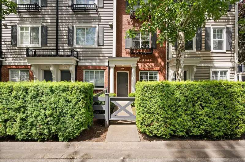 80 7233 189 STREET - photo 1 of 25