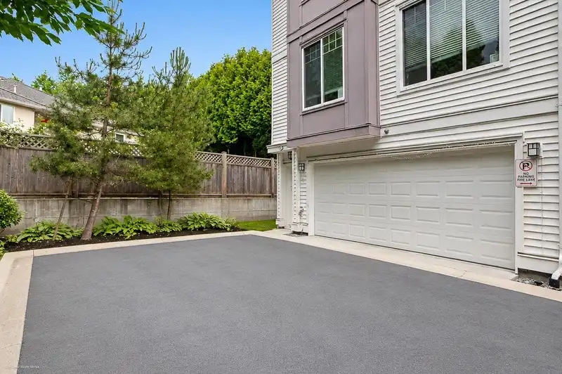 10 8033 166B STREET - photo 3 of 23