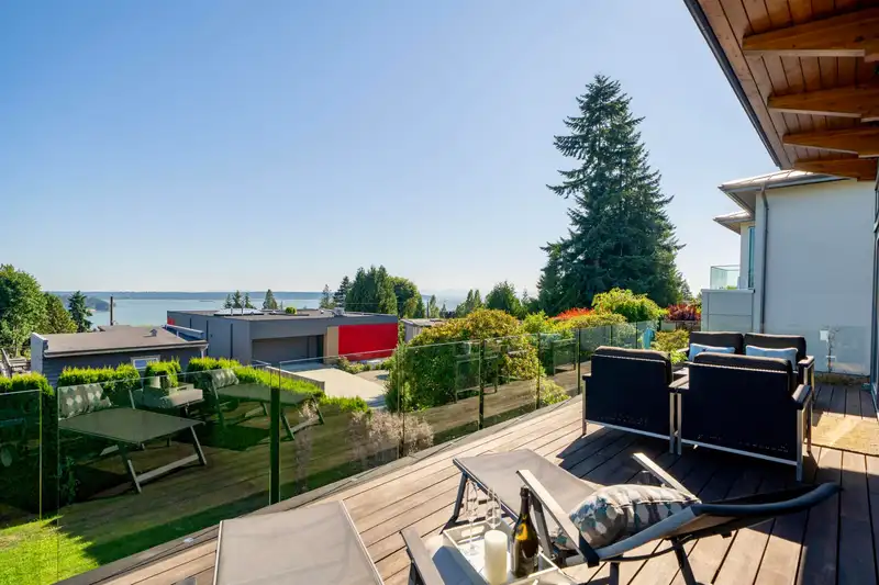 1138 PALMERSTON AVENUE - photo 2 of 40