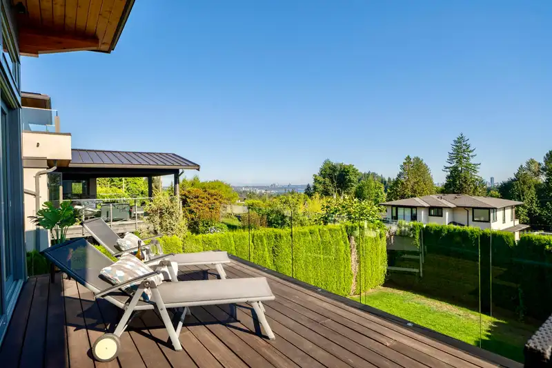 1138 PALMERSTON AVENUE - photo 4 of 40