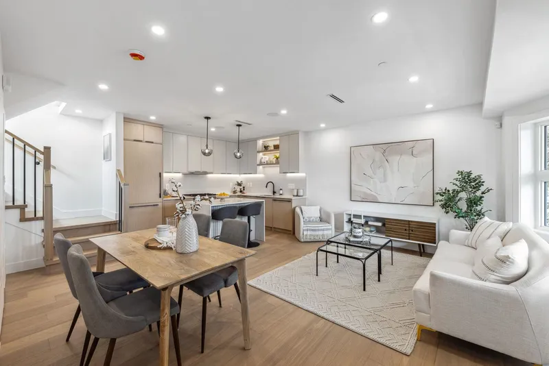 3381 VICTORIA DRIVE - photo 3 of 25