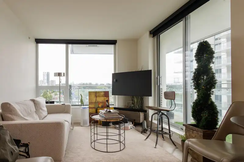 1809 455 SW MARINE DRIVE - photo 2 of 37