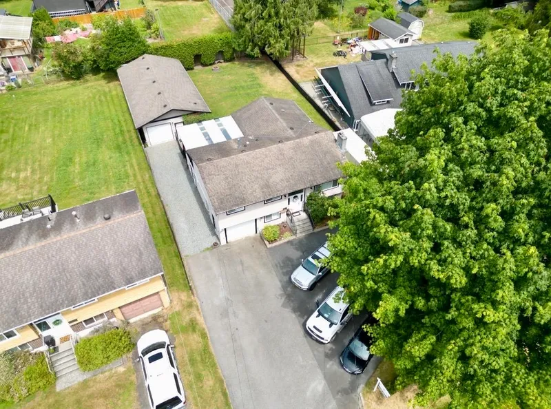 25035 10 AVENUE - photo 2 of 25