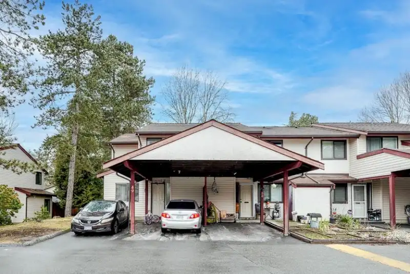 49 13990 74 AVENUE - photo 1 of 18