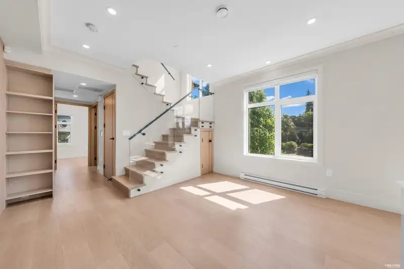 7711 GRANVILLE STREET - photo 2 of 24