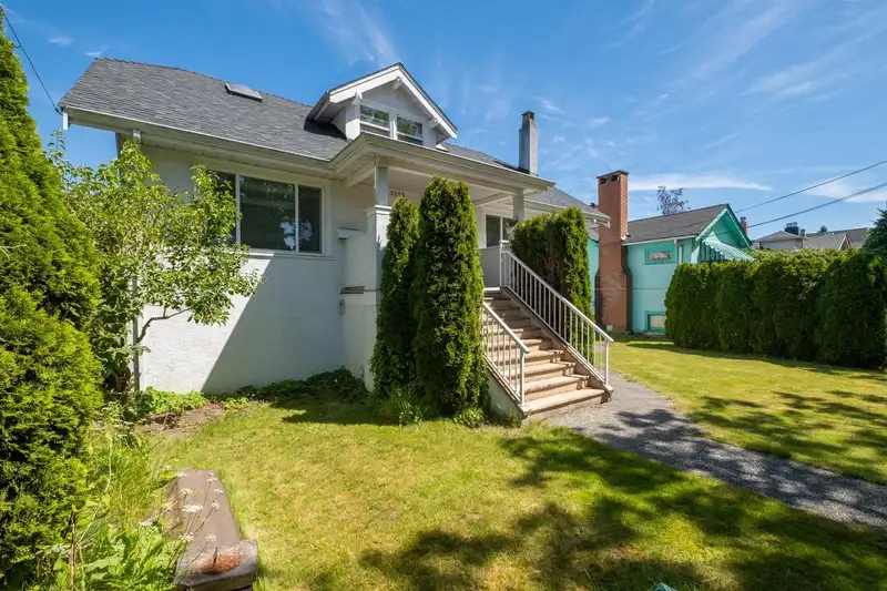 2885 W 10TH AVENUE - photo 2 of 35