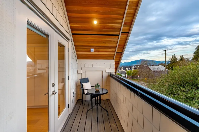 1 5355 INVERNESS STREET - photo 3 of 19