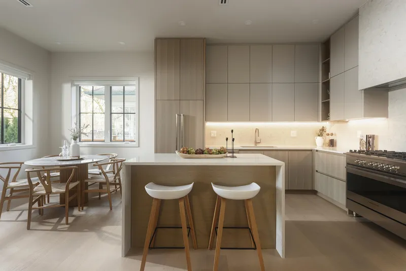 2136 E 10TH AVENUE - photo 2 of 25