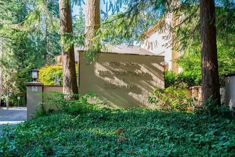103 12749 16 AVENUE - photo 1 of 33