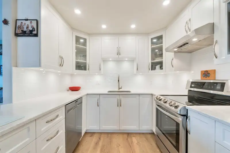 108 22611 116 AVENUE - photo 2 of 30