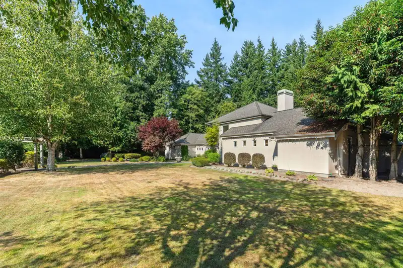 3036 139 STREET - photo 3 of 40