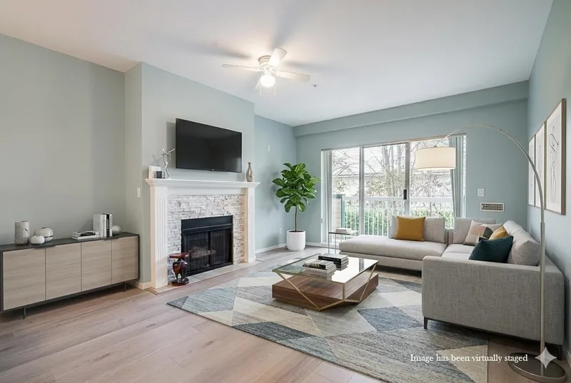 125 13911 70 AVENUE - photo 1 of 20