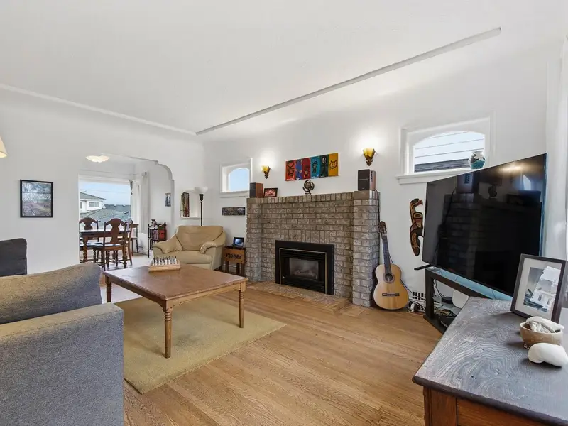 3039 GRANT STREET - photo 2 of 25