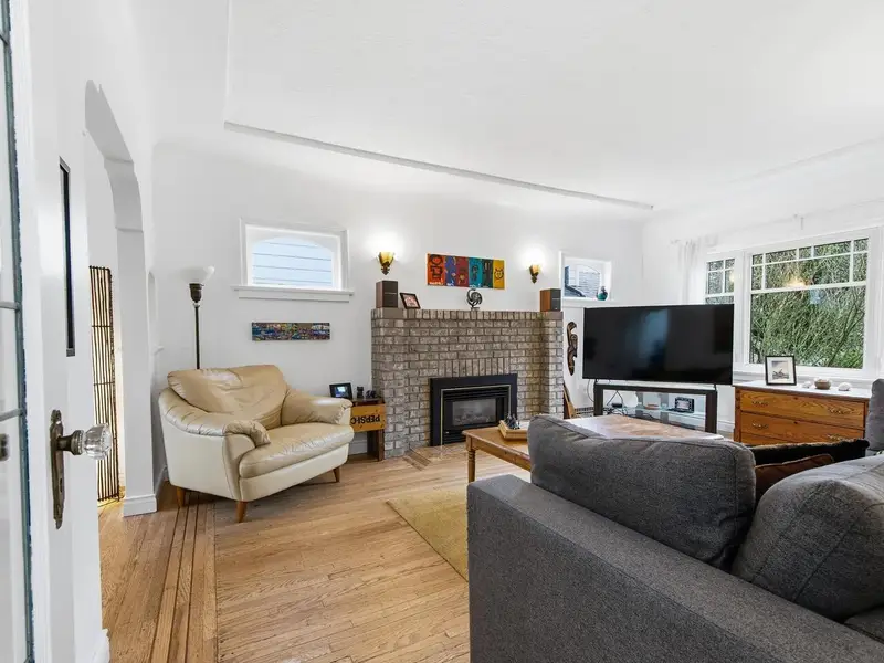 3039 GRANT STREET - photo 3 of 25