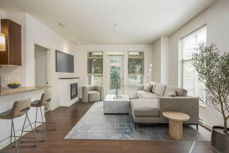 116 2477 KELLY AVENUE - photo 1 of 22