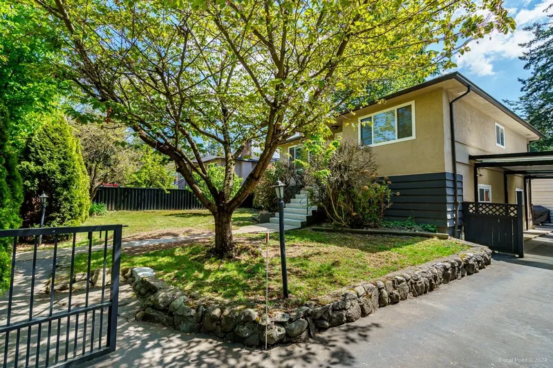 11230 82 AVENUE - photo 2 of 25