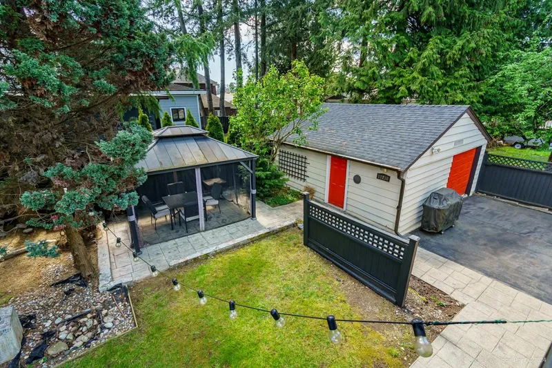 11230 82 AVENUE - photo 4 of 25