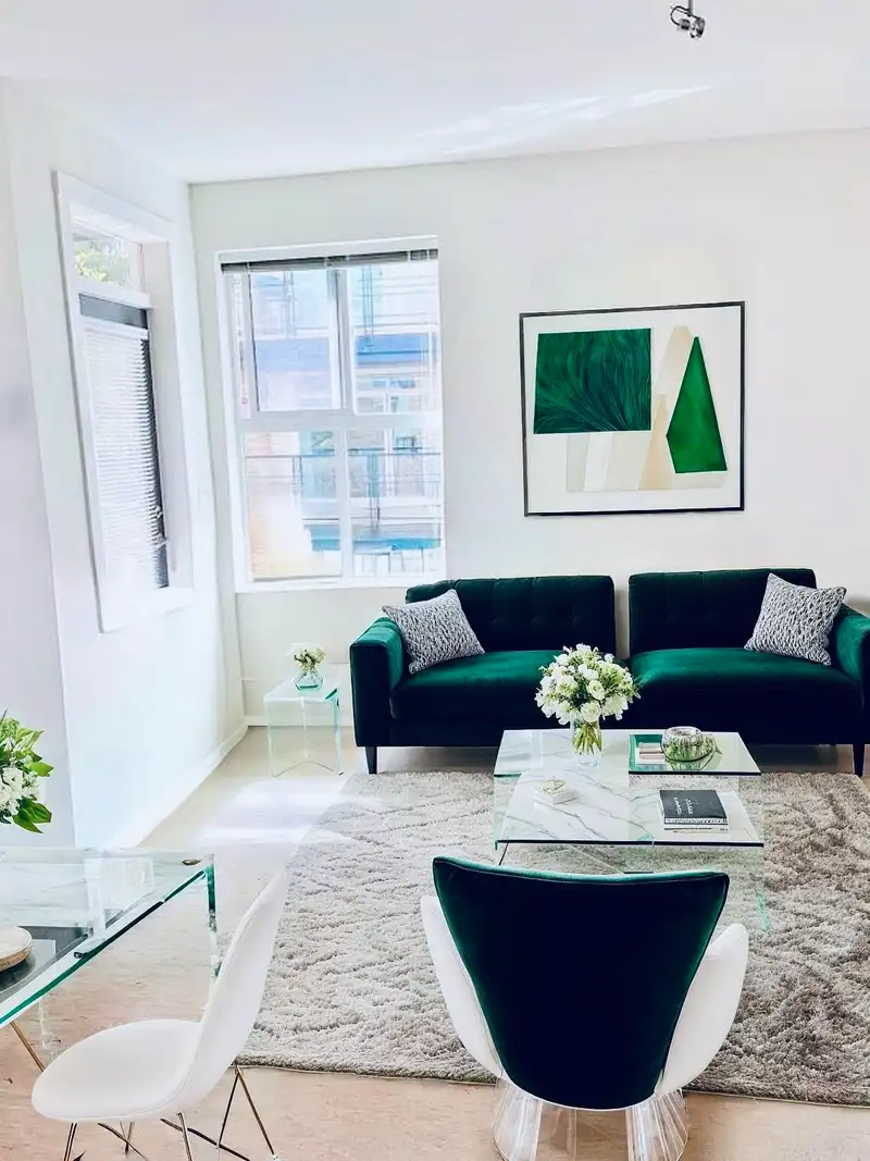 226 5928 BIRNEY AVENUE - photo 1 of 17
