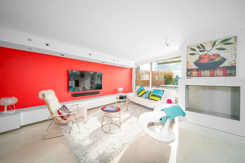 606 1288 MARINASIDE CRESCENT - photo 3 of 25