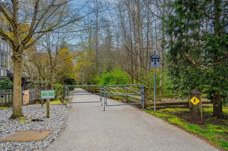 1 20038 70 AVENUE - photo 3 of 3