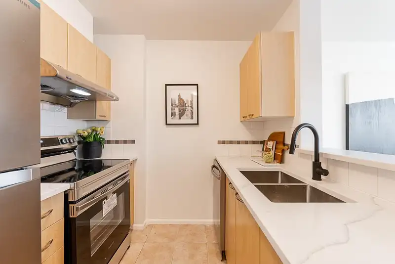 604 1420 W GEORGIA STREET - photo 4 of 26