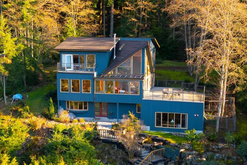 3426 MAIN AVENUE - photo 2 of 25