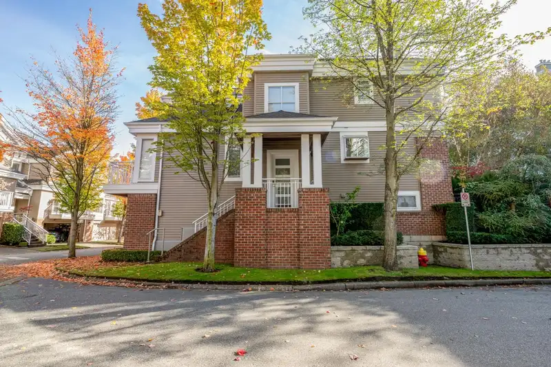 3 5760 HAMPTON PLACE - photo 3 of 37
