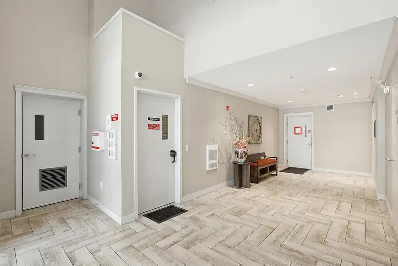 207 45630 SPADINA AVENUE - photo 3 of 40