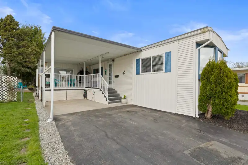 141 1840 160 STREET - photo 3 of 40