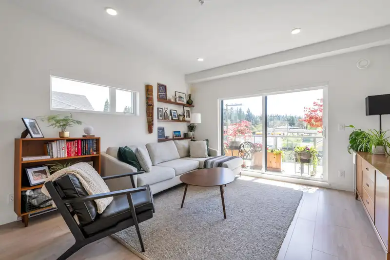 301 2345 RINDALL AVENUE - photo 4 of 40