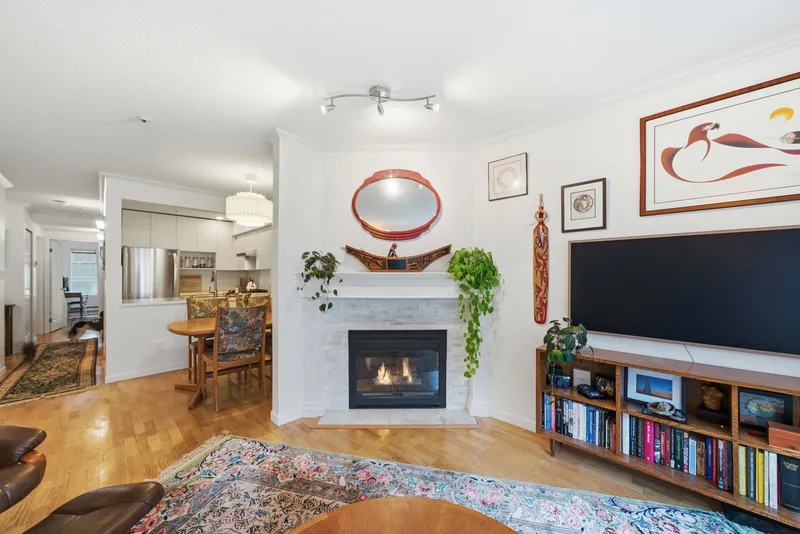 1405 PENDRELL STREET - photo 3 of 25