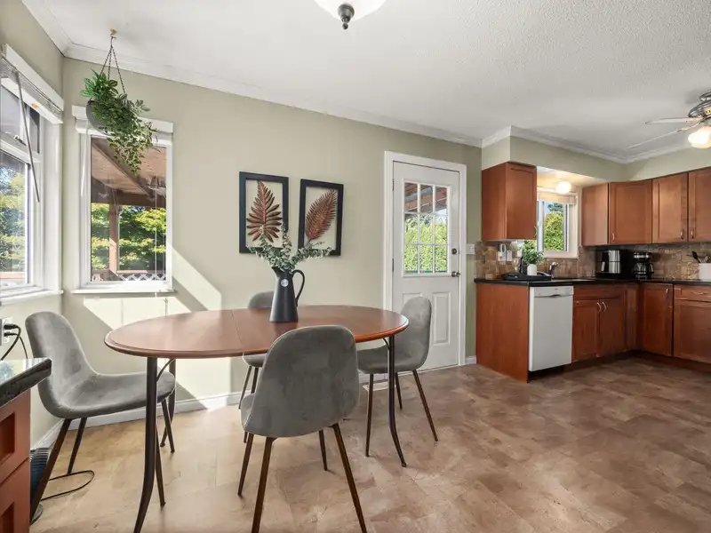 11665 94A AVENUE - photo 4 of 35