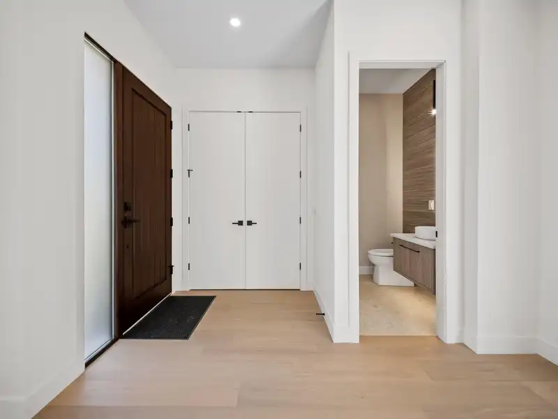 1 3786 PETER STREET - photo 2 of 37