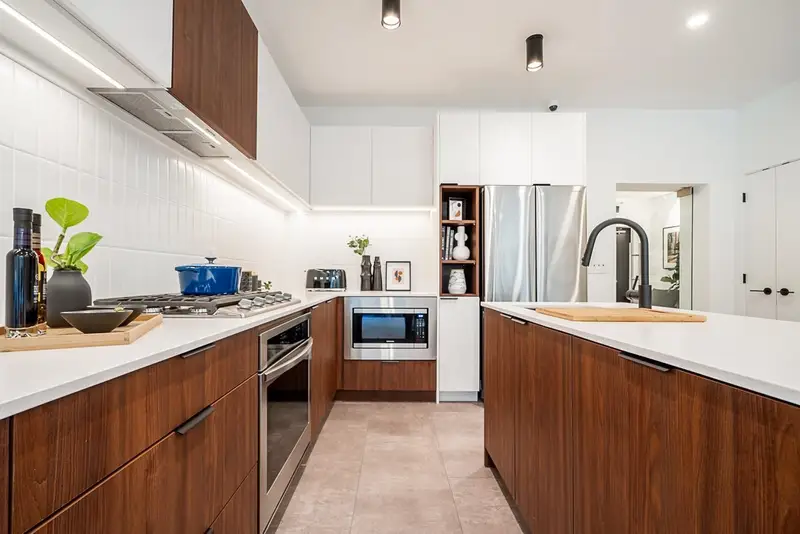 108 623 KEMSLEY AVENUE - photo 3 of 25