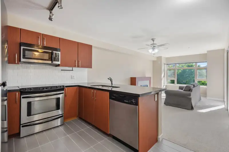301 7339 MACPHERSON AVENUE - photo 1 of 23