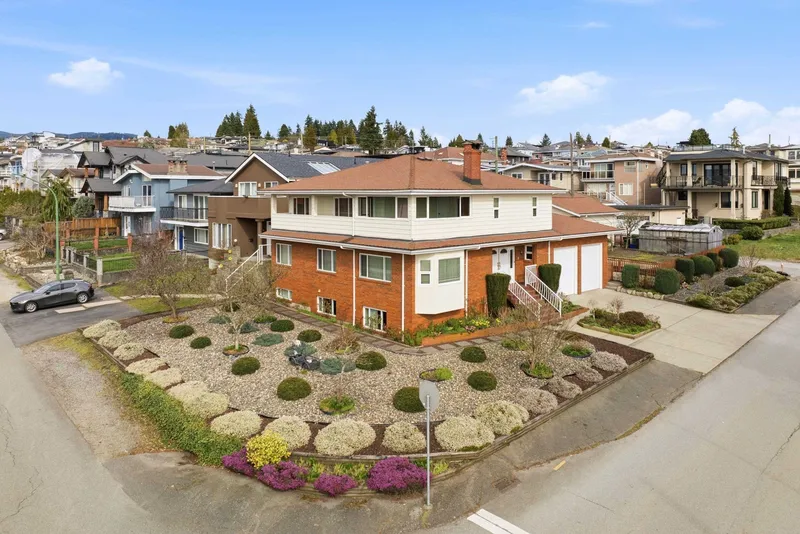 5111 PANDORA STREET - photo 2 of 25