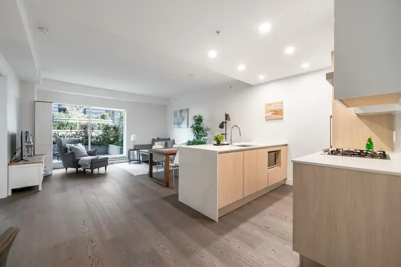103 477 W 59TH AVENUE - photo 3 of 21