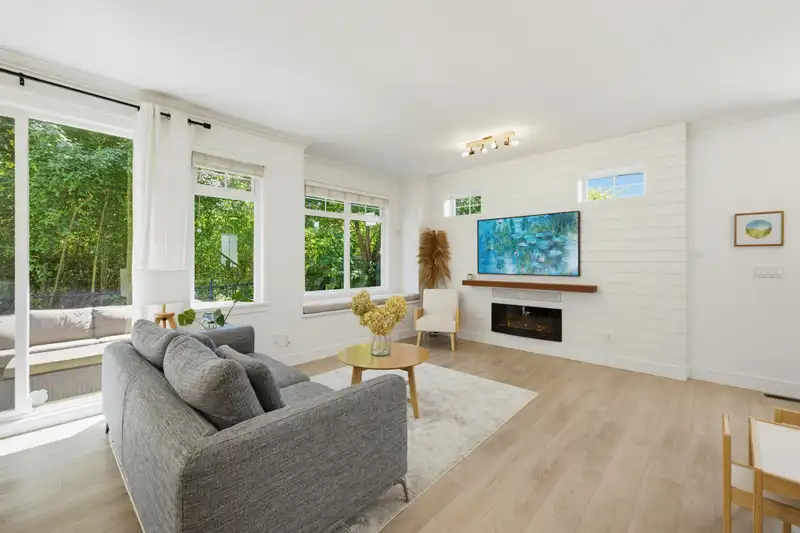 21 15454 32 AVENUE - photo 2 of 40