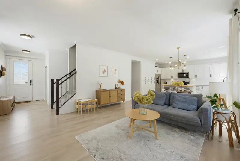 21 15454 32 AVENUE - photo 4 of 40