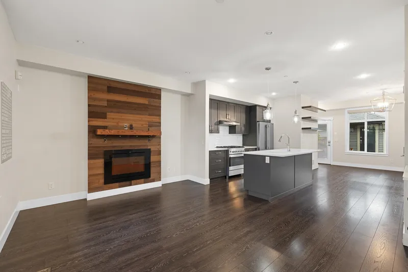 20362 84 AVENUE - photo 4 of 25