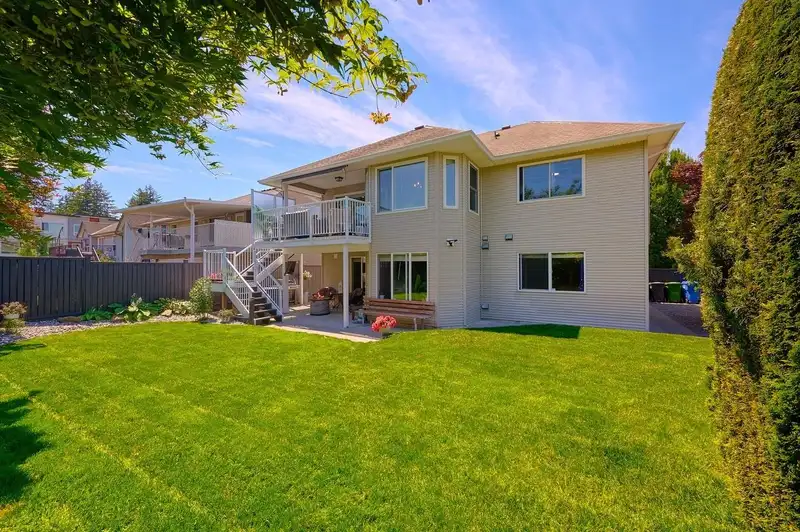 3126 BRAKEMAN STREET - photo 3 of 31