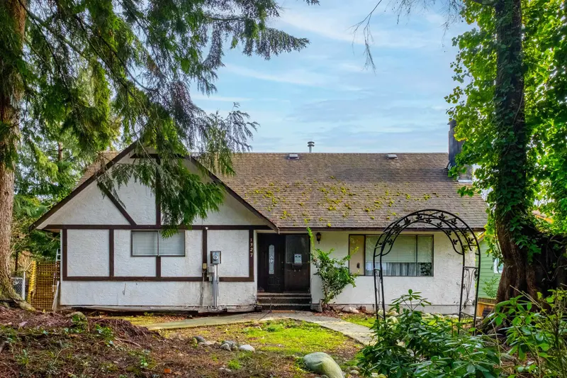 1327 NESTOR STREET - photo 1 of 14