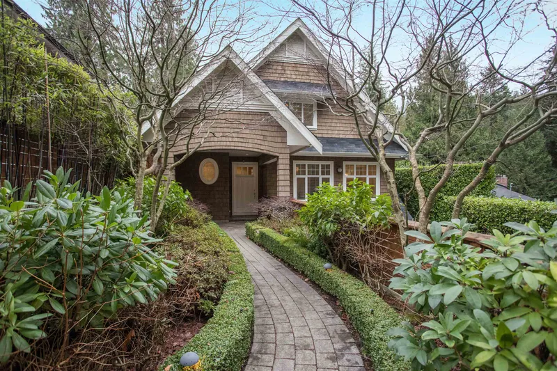 6417 PITT STREET - photo 2 of 25