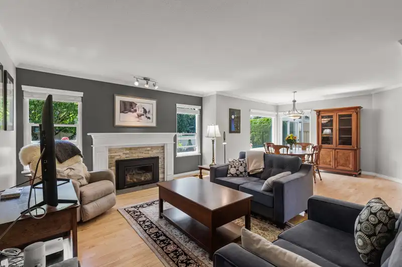 104 15121 19 AVENUE - photo 3 of 40